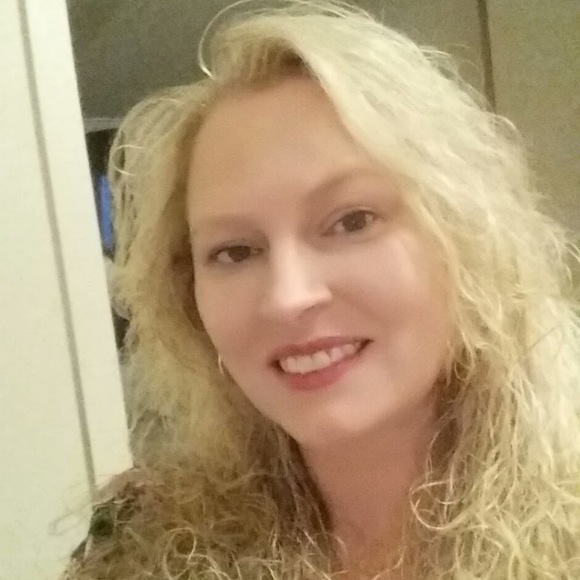 Meet your Posher, Veronica - Picture 1 of 1